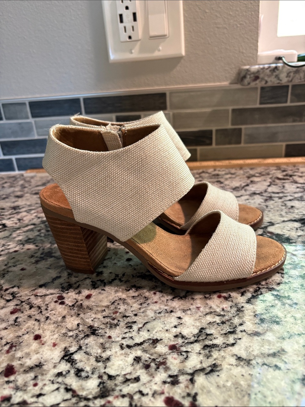 Toms Majorca Cream Textured Block Heel Sandals size 5. Like new worn one time.